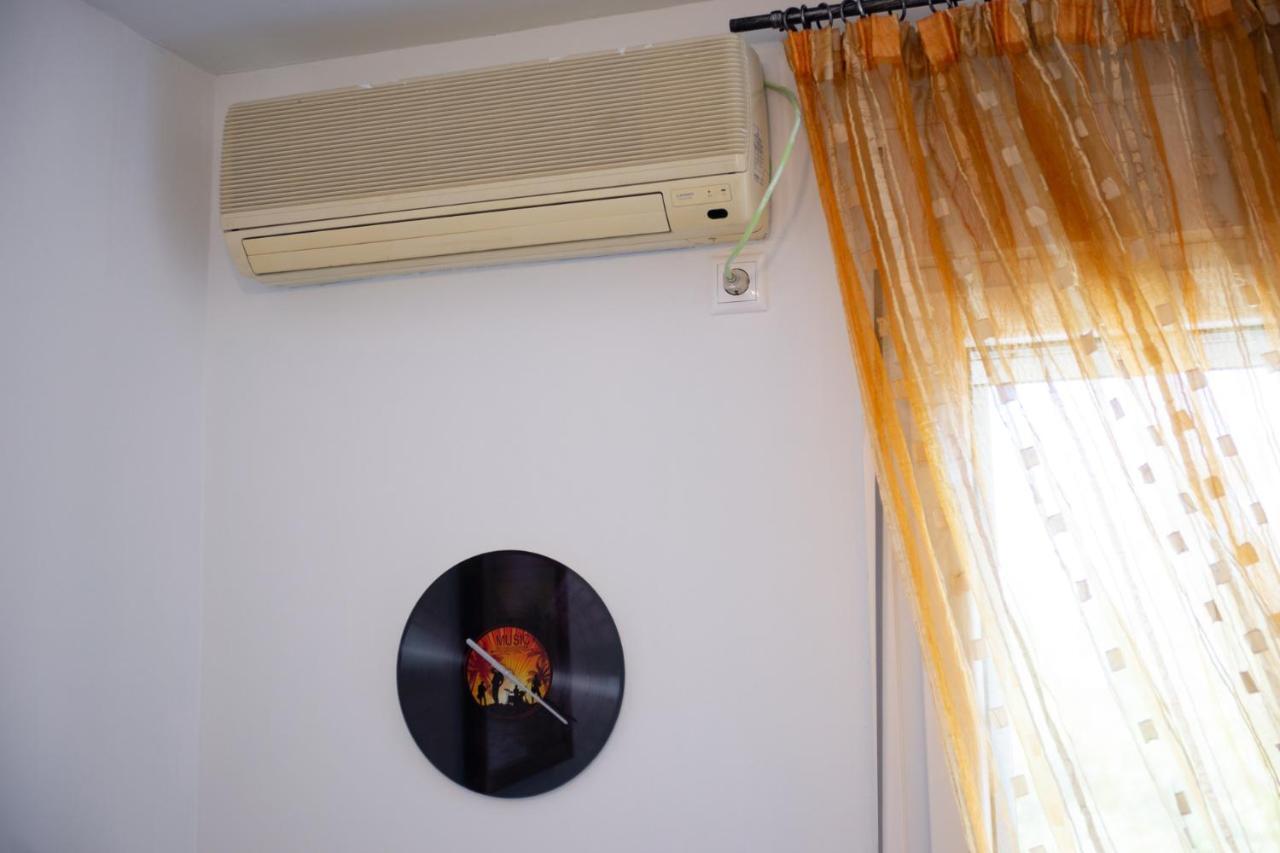 Quality In Aegaleo Apartment